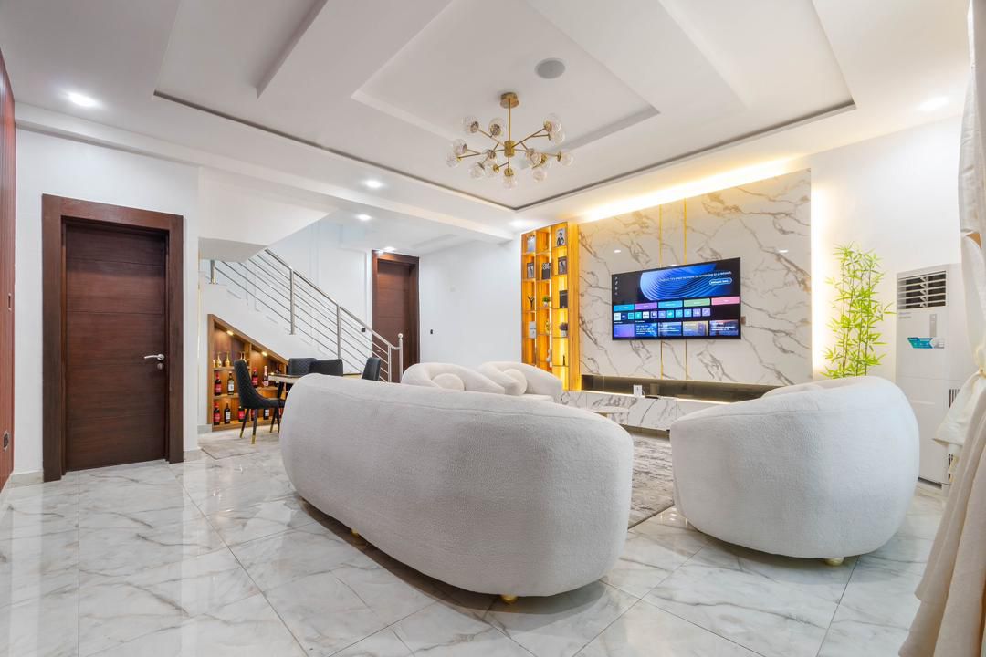 4 Bedroom Apartment