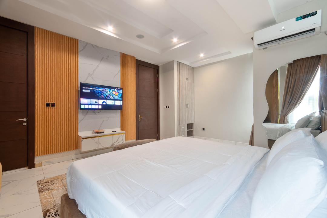 4 Bedroom Apartment